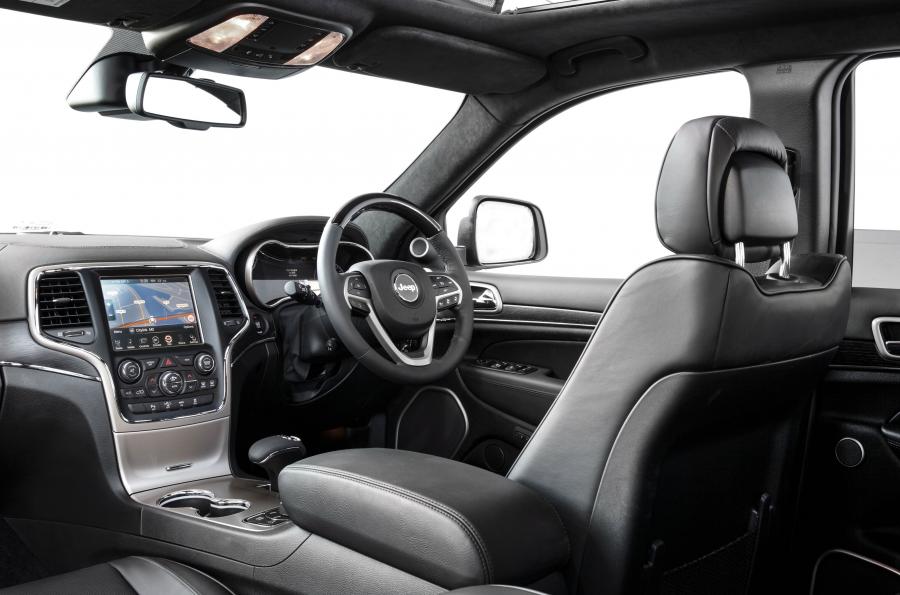  Jeep Grand Cherokee Summit 2015 года  (AU) (фото 6 из 9)